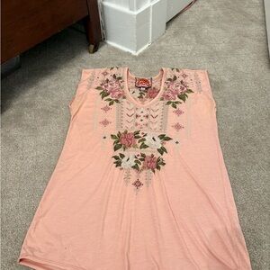 Johnny Was Yuki Deep Scoop-Neck Cap-Sleeve Embroidered Linen T-Shirt